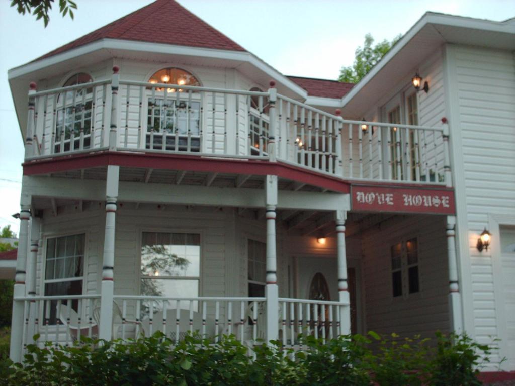 Dove House Bed & Breakfast Harbourside Норт Сидни Екстериор снимка