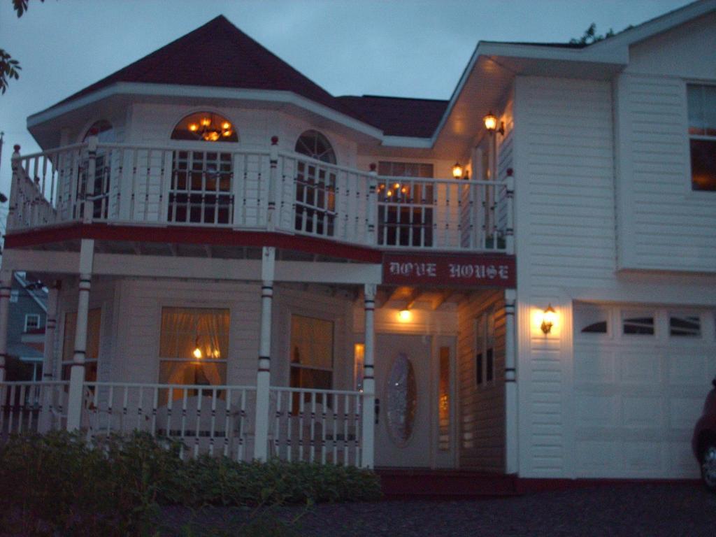 Dove House Bed & Breakfast Harbourside Норт Сидни Екстериор снимка